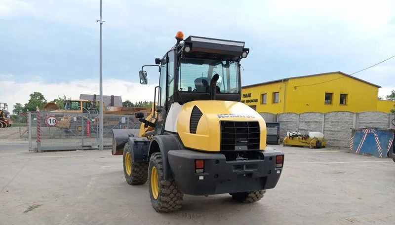 Ładowarka kołowa Komatsu WA 90-6 wheel loader