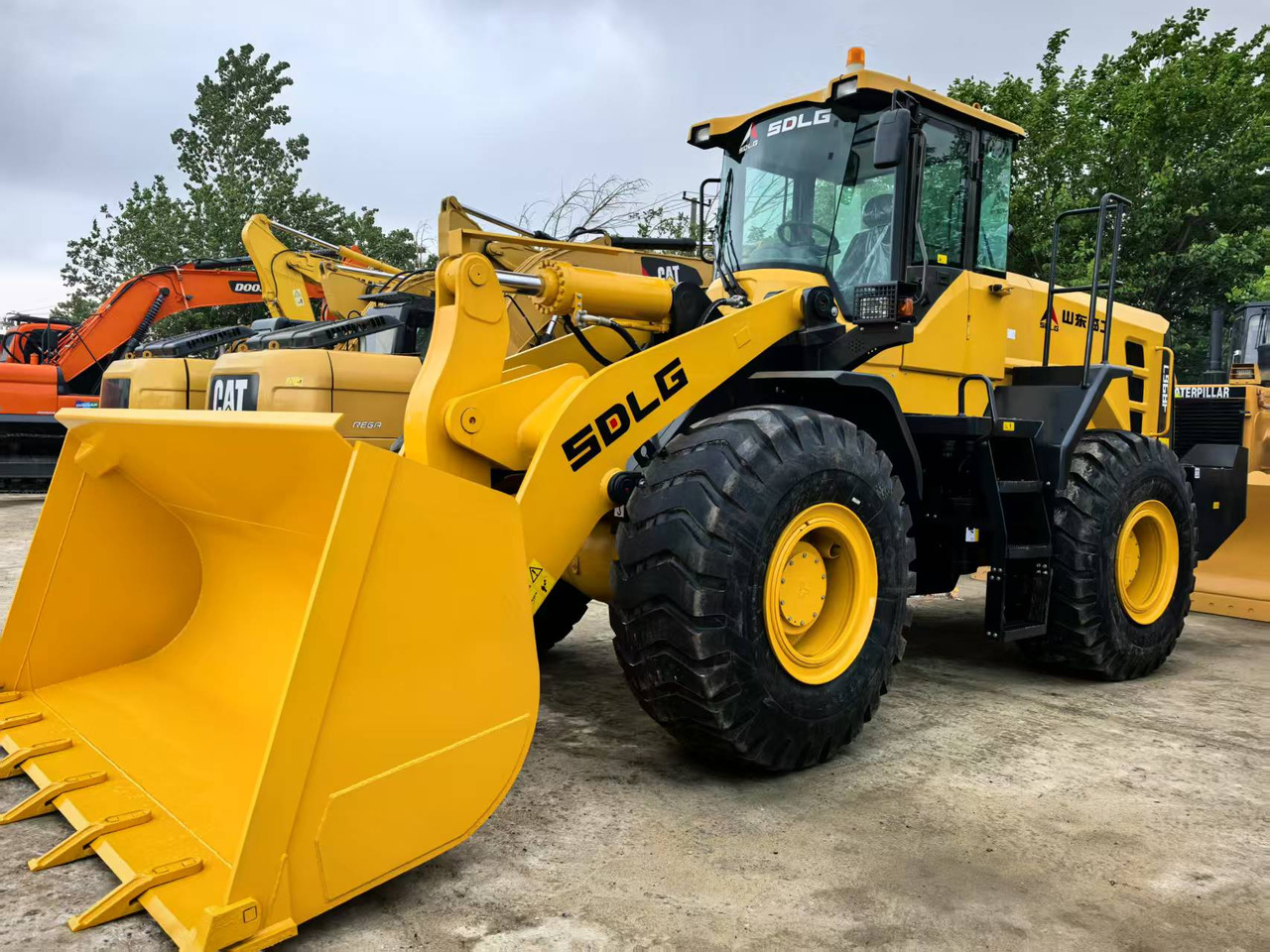 Ładowarka kołowa SDLG LG968F