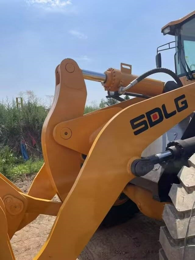 Ładowarka kołowa SDLG LG 956L