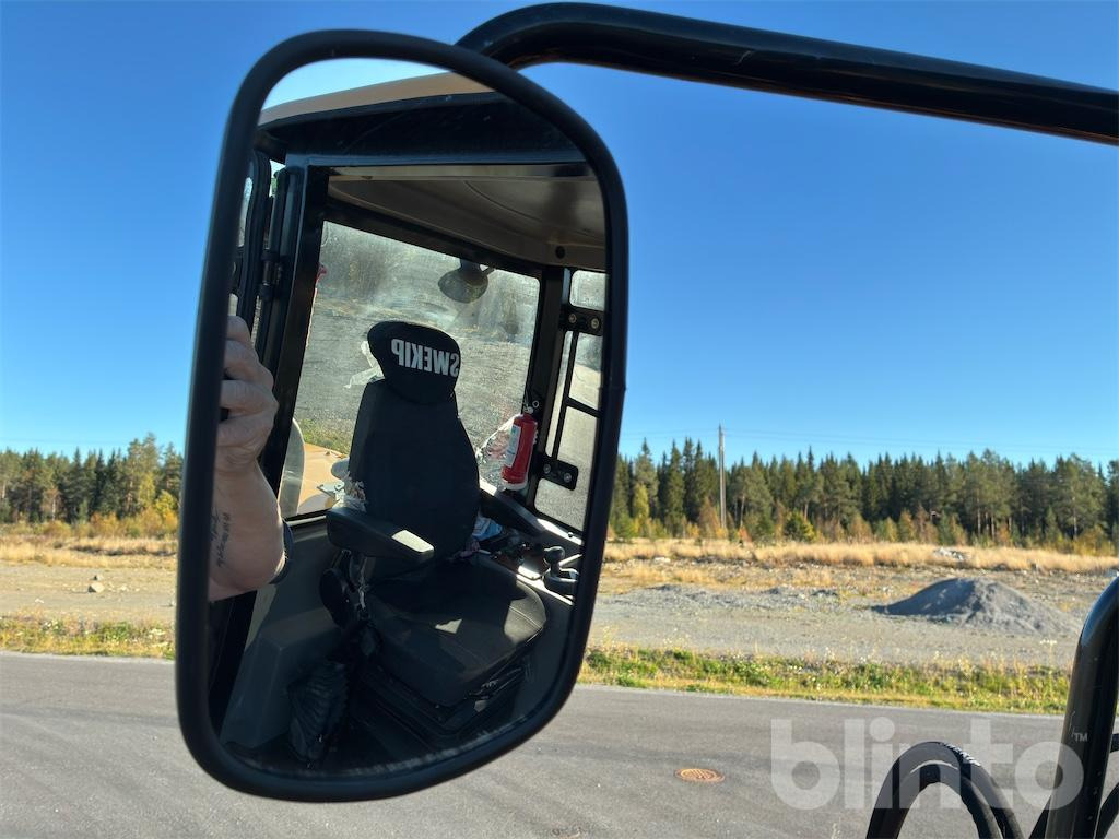 Ładowarka kołowa Swekip 2050 inklusive långgafflar och planeringsskopa