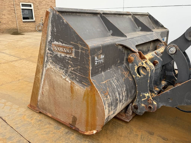 Ładowarka kołowa Volvo L60H - Backup Camera / Quick Coupler