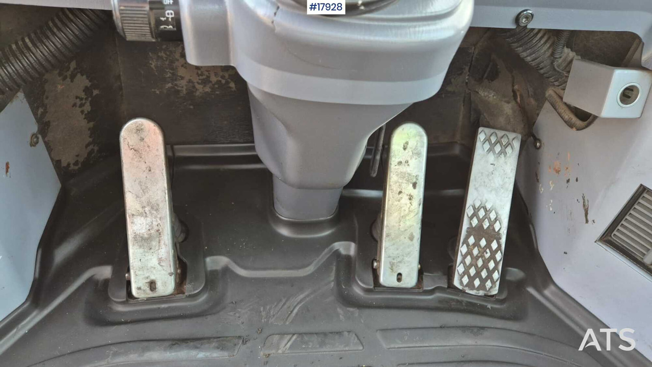 Ładowarka kołowa Wheel loader KOMATSU WA320-5H (2005)