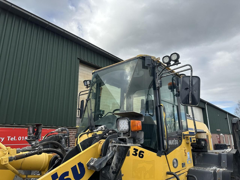 Ładowarka kołowa shovel WA270 8 - Gebruikt