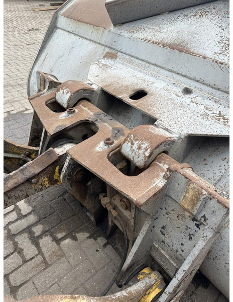 Ładowarka kołowa shovel WA270 8 - Gebruikt