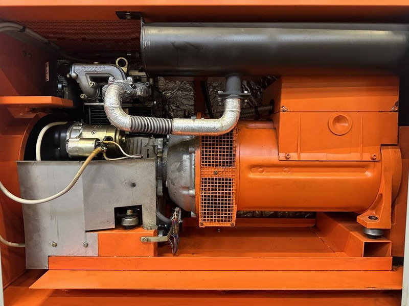 Generator budowlany SDMO Safari Ruggerini Mecc Alte Spa 8 kVA Silent generatorset as New ! 1021 hours: zdjęcie 10