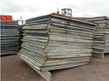 Sprzęt budowlany Solid Fencing Panels (Approx 35 of): zdjęcie 1