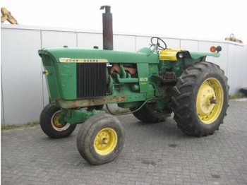 John Deere 4520 - Ciągnik rolniczy