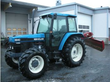 New Holland 6640 4x4 - Ciągnik rolniczy