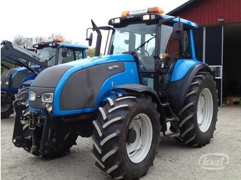 Valtra T140e Hi Traktor med frontlyft  - Ciągnik rolniczy