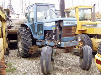 Ciągnik rolniczy Ford 8700: zdjęcie 1