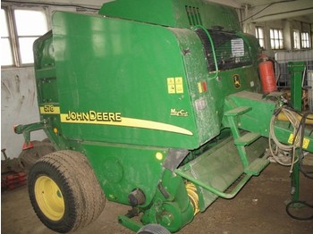 John Deere 5782 - Maszyna rolnicza