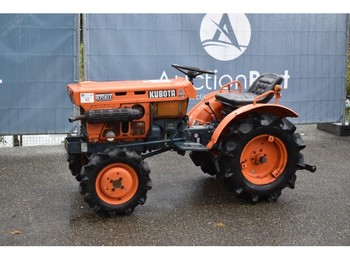 International B7001 - Mini traktor