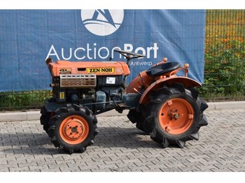 Kubota B7000 - Mini traktor