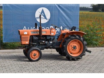 Kubota L2000 - Mini traktor