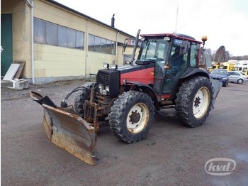 Ciągnik rolniczy Valmet 865 Traktor 4WD med vikplog och sandspridare: zdjęcie 1