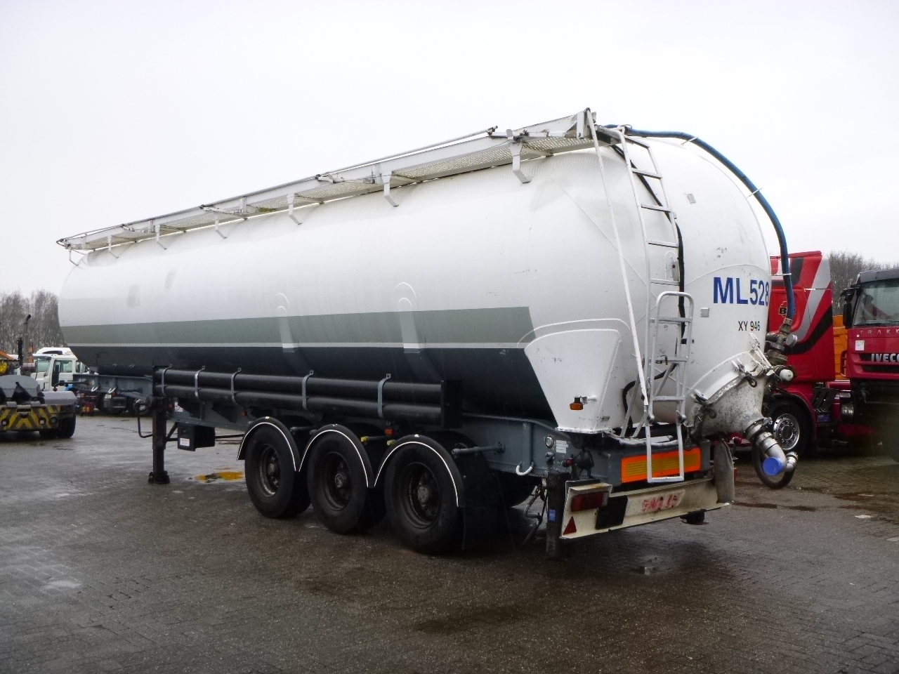 Naczepa cysterna dla transportowania mąki Benalu Powder tank alu 58 m3 (tipping): zdjęcie 3