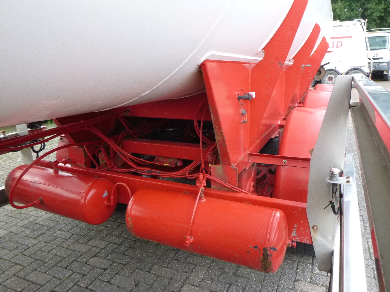 Naczepa cysterna dla transportowania gazu Clayton Gas tank steel 31.8 m3 (low pressure 10 bar): zdjęcie 18