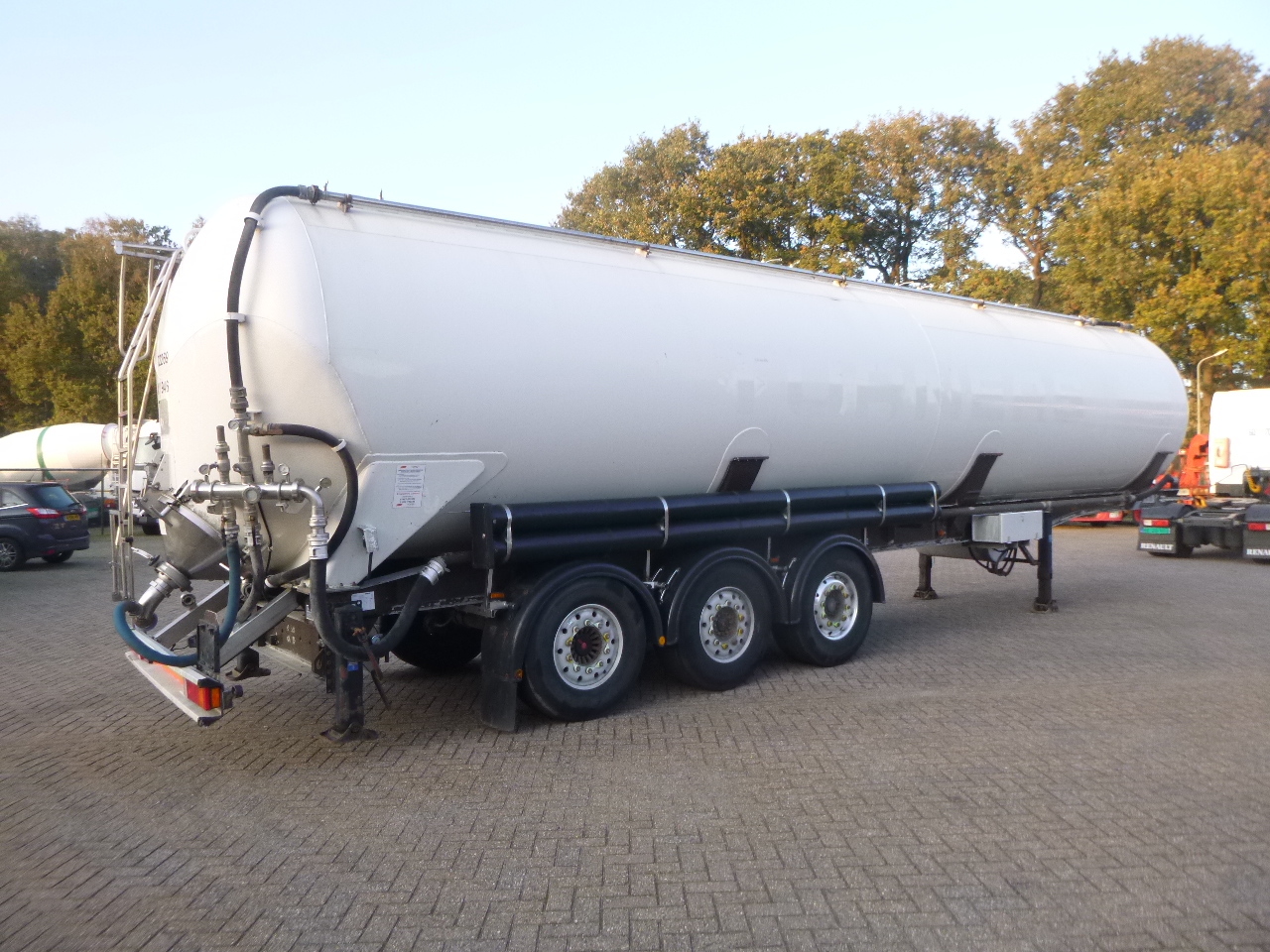 Naczepa cysterna dla transportowania mąki Feldbinder Powder tank alu 65 m3 (tipping): zdjęcie 4