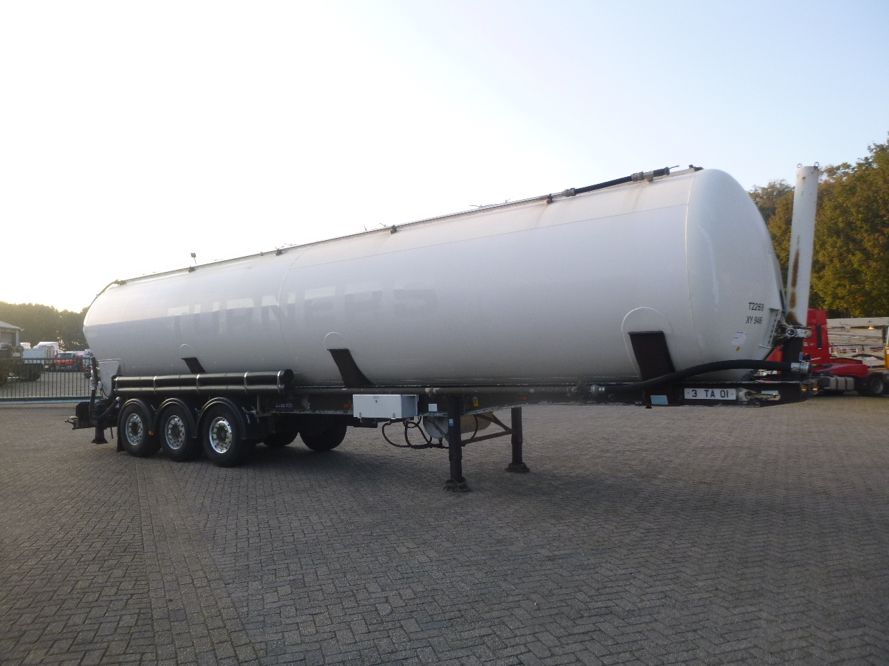 Naczepa cysterna dla transportowania mąki Feldbinder Powder tank alu 65 m3 (tipping): zdjęcie 2