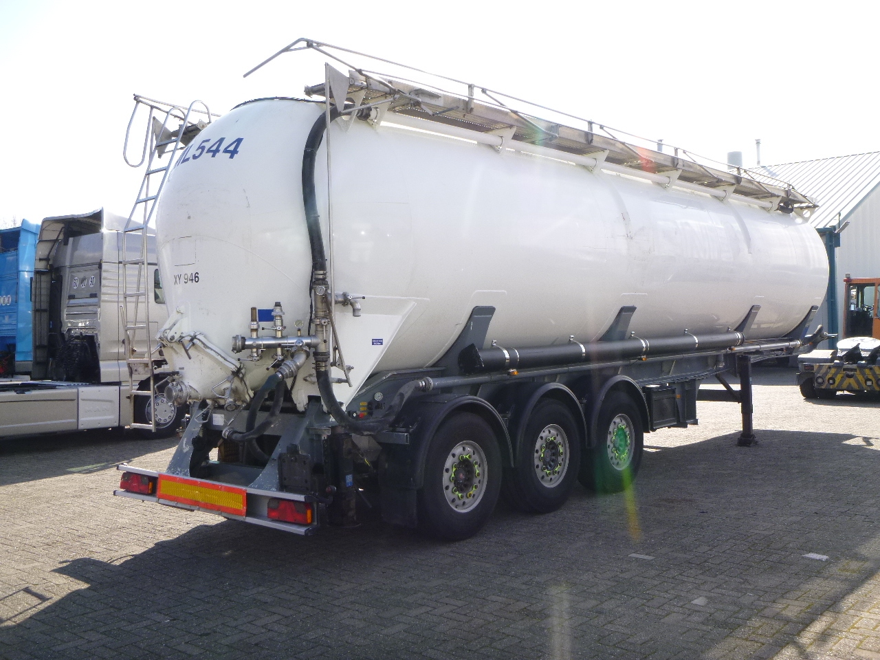 Naczepa cysterna dla transportowania mąki GOFA Powder tank alu 58 m3 (tipping): zdjęcie 4