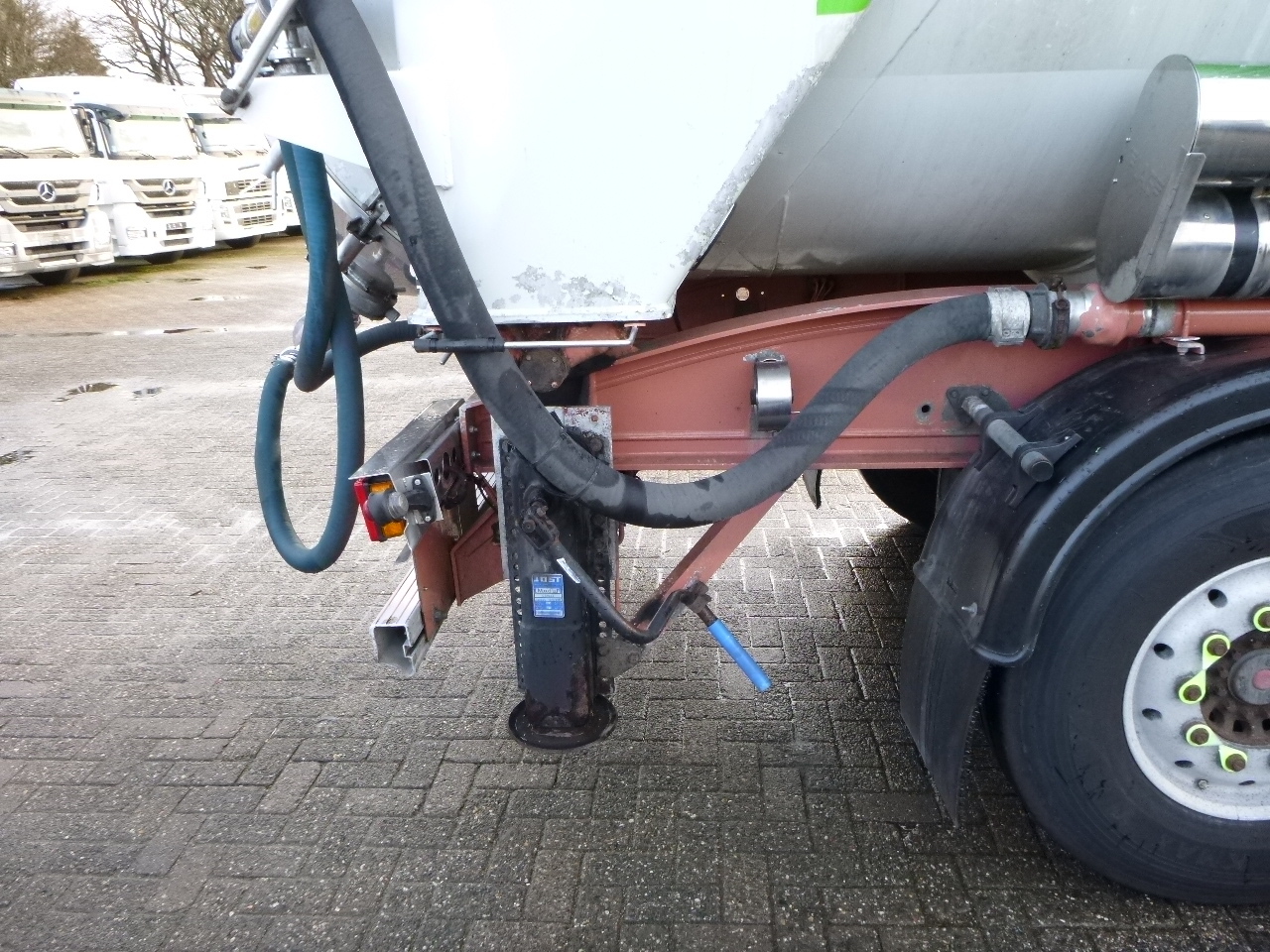 Naczepa cysterna dla transportowania mąki L.A.G. Powder tank alu 60.5 m3 (tipping): zdjęcie 7