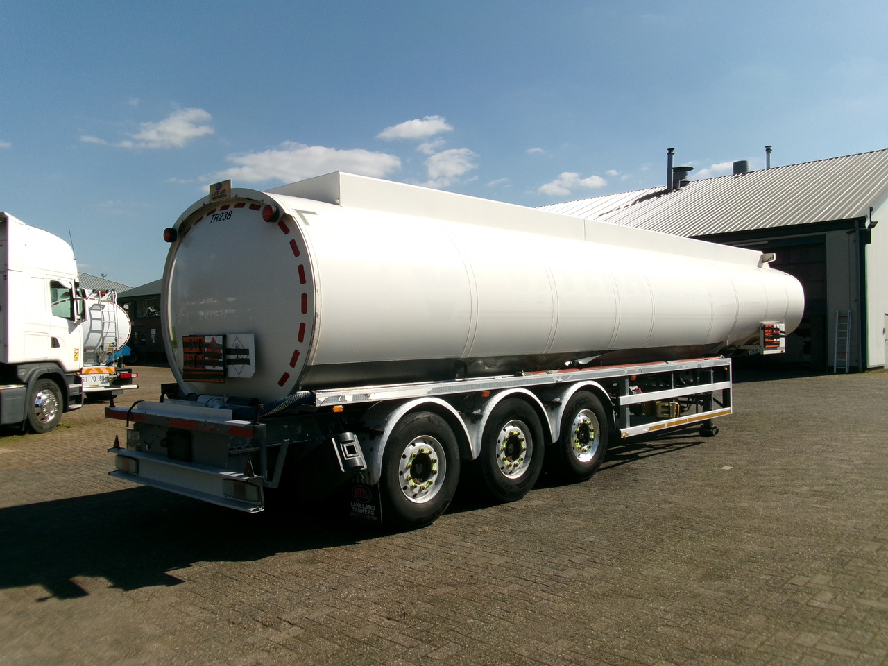 Lakeland Tankers Fuel tank alu 42.8 m3 / 6 comp + pump Lakeland Tankers Fuel tank alu 42.8 m3 / 6 comp + pump: zdjęcie 4