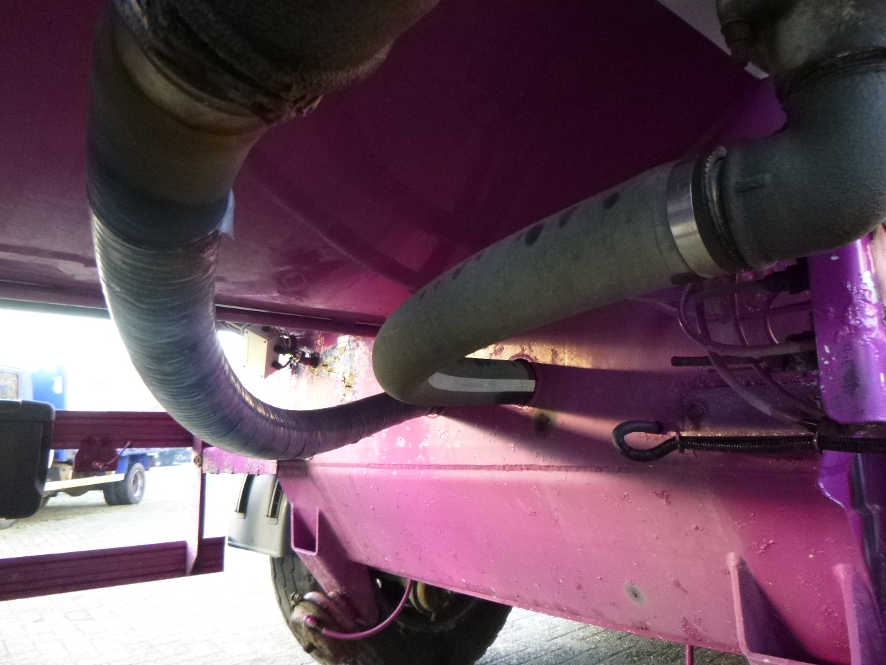 Spitzer Powder tank alu 37 m3 + engine/compressor Spitzer Powder tank alu 37 m3 + engine/compressor: zdjęcie 13