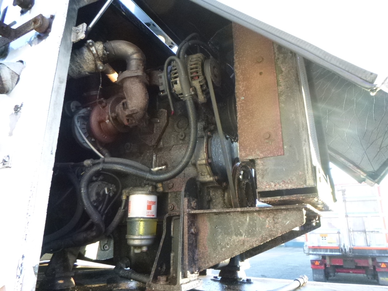 Spitzer Powder tank alu 37 m3 + engine/compressor Spitzer Powder tank alu 37 m3 + engine/compressor: zdjęcie 17