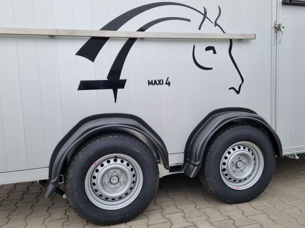 Nowy Przyczepa do przewozu koni Cheval Liberté Optimax Maxi 4 horse trailer 3.5T przyczepa na 4 konie siodlarni: zdjęcie 48