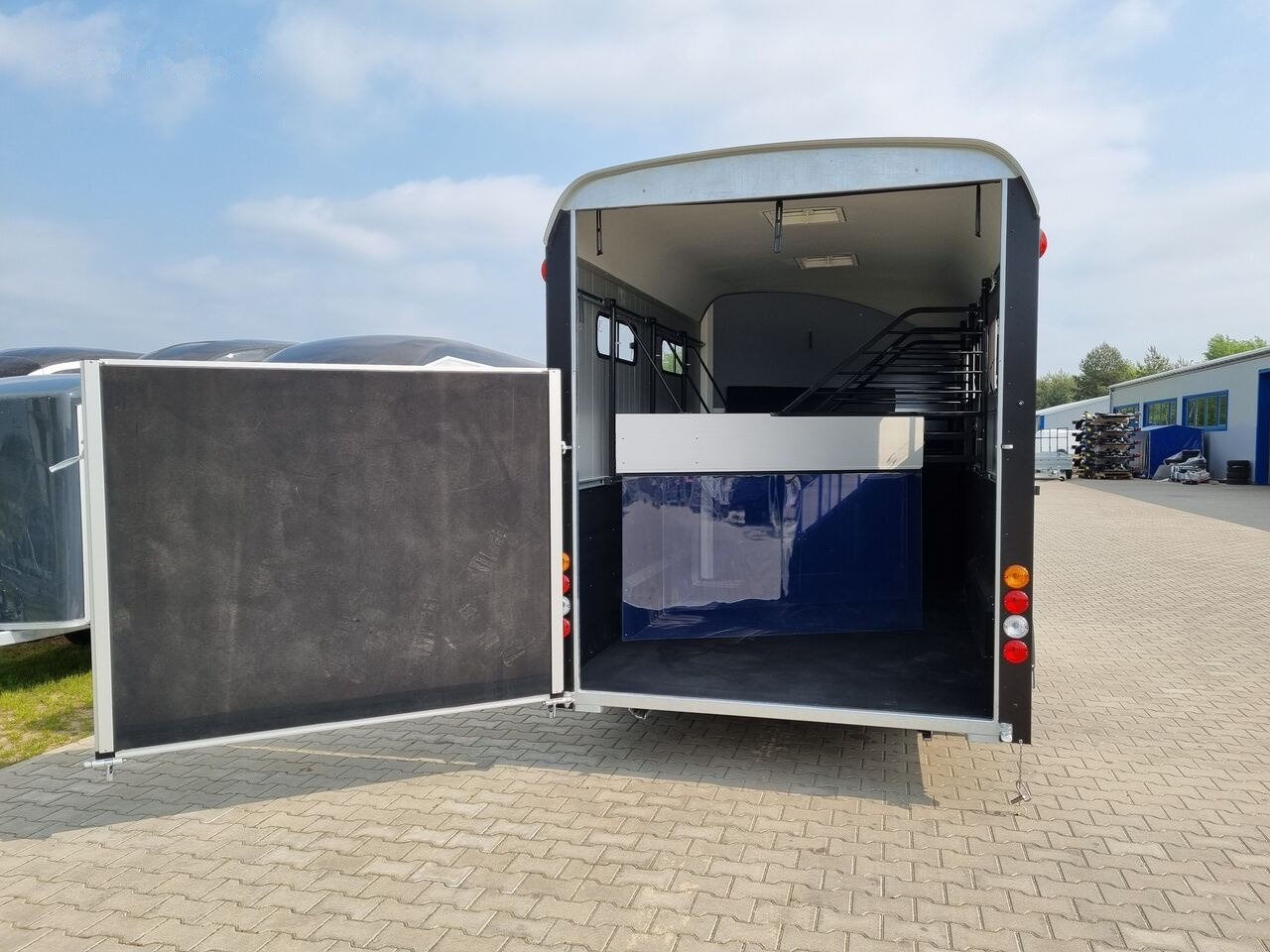 Nowy Przyczepa do przewozu koni Cheval Liberté Optimax Maxi 4 horse trailer 3.5T przyczepa na 4 konie siodlarni: zdjęcie 25