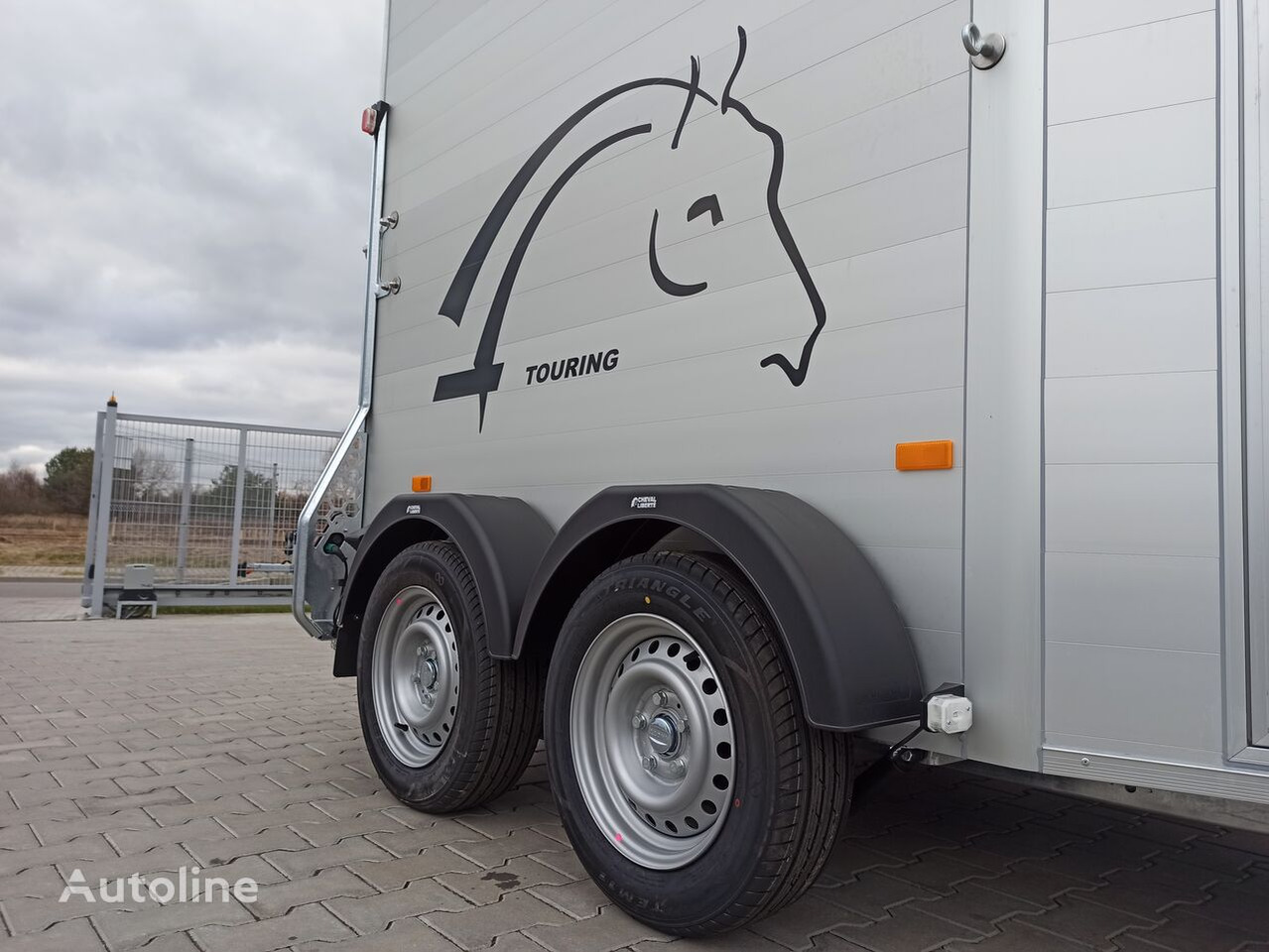 Nowy Przyczepa do przewozu koni Cheval Liberté Touring Country + front gate + saddle room trailer for 2 horses: zdjęcie 39