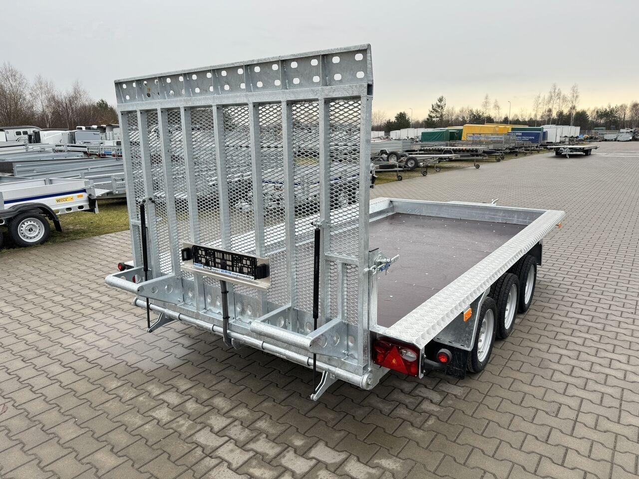 Nowy Przyczepa do transportu maszyn Wiola B3540 MAX 3 axle trailer 3.5 T GVW machine transporter excavator: zdjęcie 15