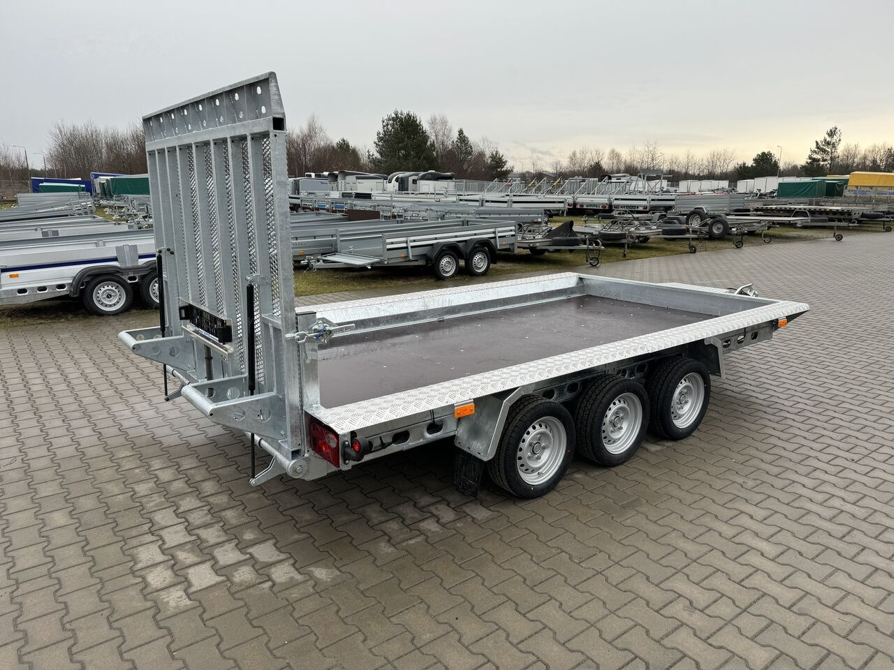 Nowy Przyczepa do transportu maszyn Wiola B3540 MAX 3 axle trailer 3.5 T GVW machine transporter excavator: zdjęcie 17