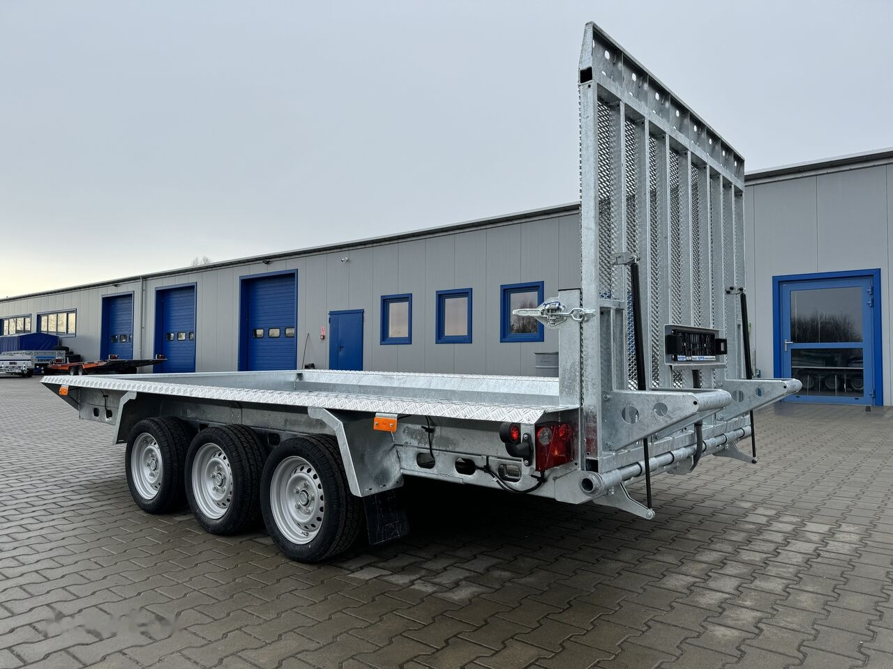 Nowy Przyczepa do transportu maszyn Wiola B3540 MAX 3 axle trailer 3.5 T GVW machine transporter excavator: zdjęcie 19