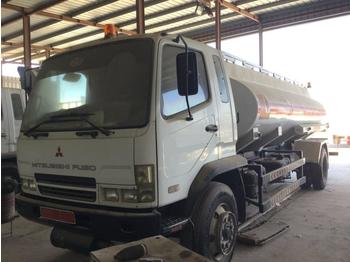 Samochód ciężarowy cysterna dla transportowania paliwa 2013 Mitsubishi FM658ML: zdjęcie 1