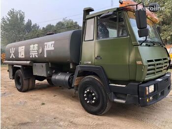 Samochód ciężarowy cysterna dla transportowania paliwa HONGYAN 4x2 drive 12 tons fuel tank: zdjęcie 2