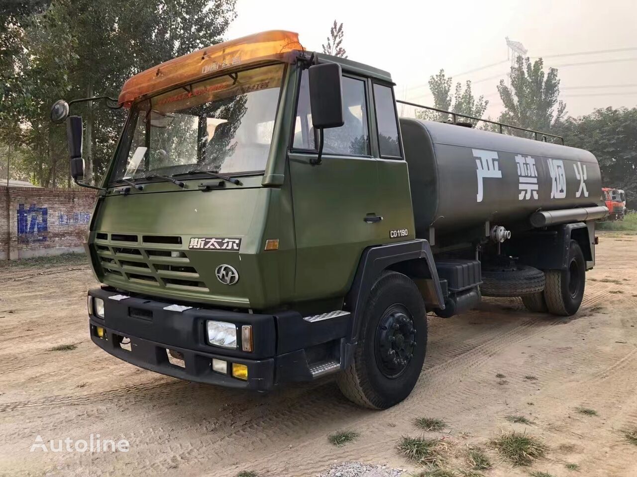 Samochód ciężarowy cysterna dla transportowania paliwa HONGYAN 4x2 drive 12 tons fuel tank: zdjęcie 3