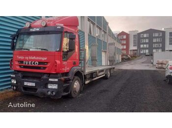 Ciężarówka do przewozu samochodów IVECO: zdjęcie 1