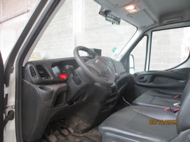 Samochód ciężarowe pod zabudowę IVECO Daily 35C14H: zdjęcie 5