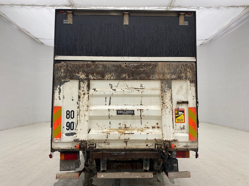 Samochód ciężarowy furgon Iveco 120E17: zdjęcie 8