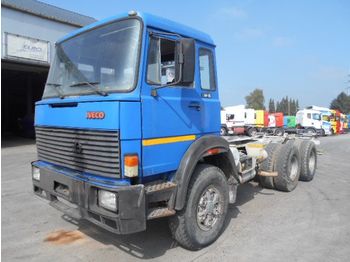 Samochód ciężarowe pod zabudowę Iveco Magirus 330 - 35 (FULL STEEL SUSPENSION): zdjęcie 1