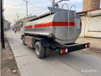 Samochód ciężarowy cysterna dla transportowania paliwa JMC 4x2 drive fuel tank truck 5 tons: zdjęcie 4