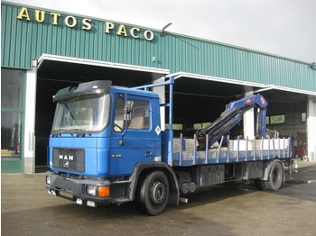 Samochód ciężarowy skrzyniowy/ Platforma, Samochod ciężarowy z HDS dla transportowania cementu MAN 18.272: zdjęcie 1