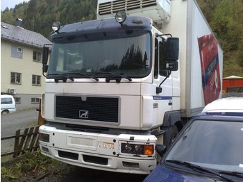 Samochód ciężarowy chłodnia MAN 26-403: zdjęcie 1