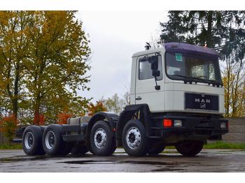 Samochód ciężarowe pod zabudowę MAN 32.342 chassis 8x4 model 1995: zdjęcie 1