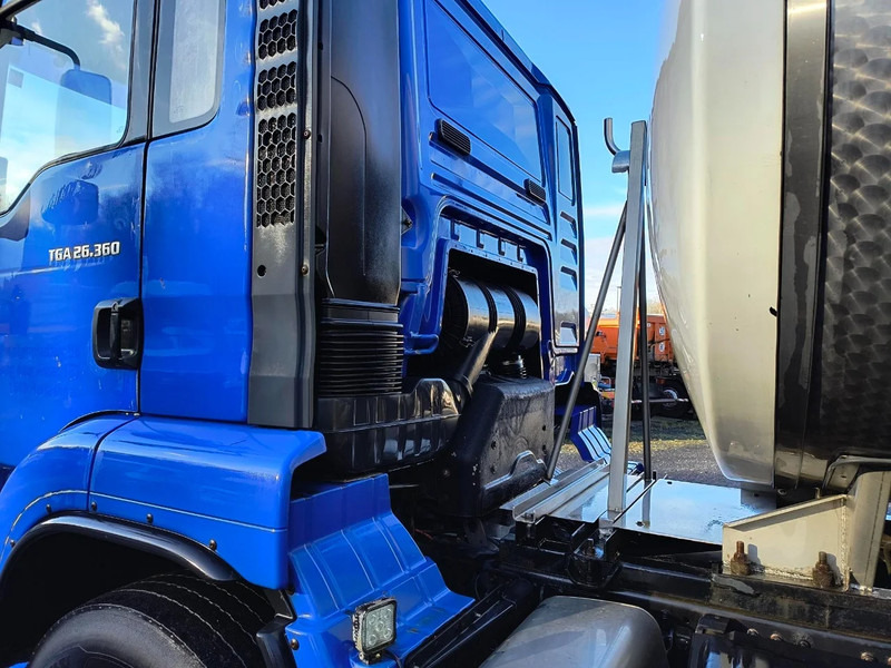 Samochód ciężarowy cysterna dla transportowania mleka MAN TGA 26.360 6X2 TANK IN INSULATED STAINLESS STEEL 15500L 2 COMP: zdjęcie 9