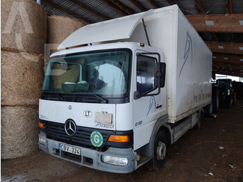 Ciężarówka do przewozu zwierząt Mercedes-Benz 815: zdjęcie 1