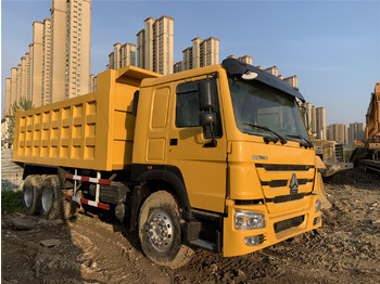 Wywrotka dla transportowania ciężkiego sprzętu SINOTRUK Howo 371 Dump truck 6x4: zdjęcie 1