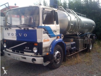Volvo F7 - Samochód ciężarowy cysterna