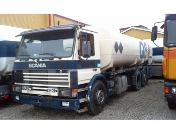 Samochód ciężarowy cysterna Scania 113 - 93 6x2 20000 L Tank Fuel Pomp: zdjęcie 1